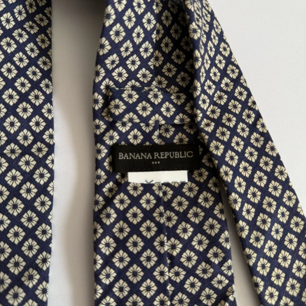 Banana Republic Patterned Tie